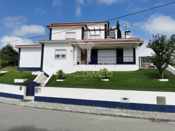 Moradia T4 para Venda em São João Baptista e Santa Maria dos Olivais