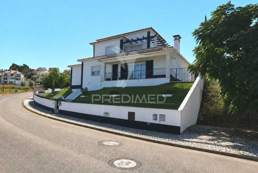 Moradia T4 para Venda em São João Baptista e Santa Maria dos Olivais Foto 2