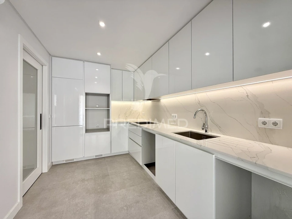 Apartamento T3 para Venda em Leiria, Pousos, Barreira e Cortes Foto 3