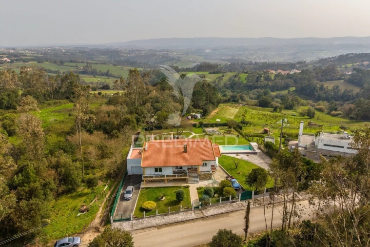 Moradia T3 para Venda em Cela Foto 36