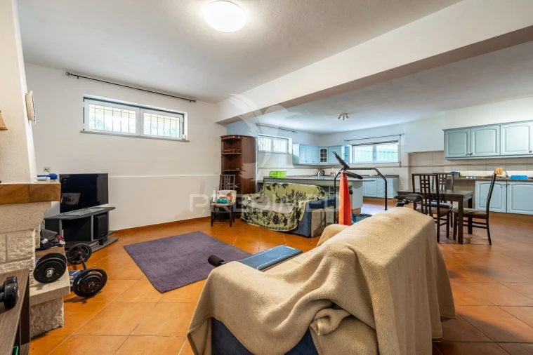 Moradia T3 para Venda em Cela Foto 21