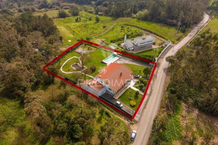 Moradia T3 para Venda em Cela Foto 40