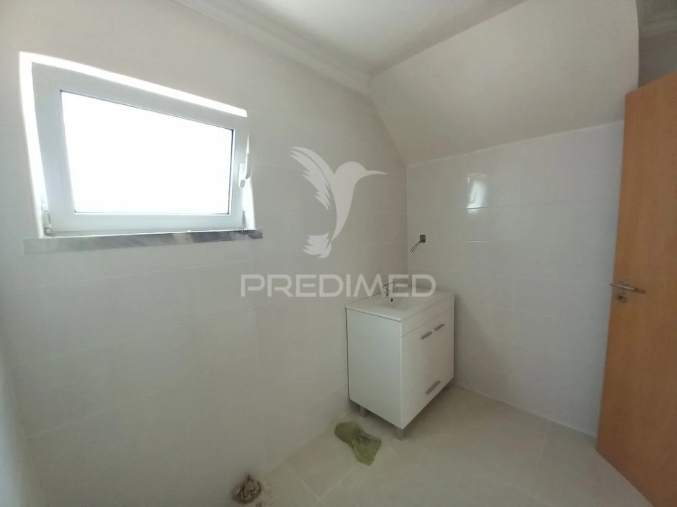 Moradia T4 para Venda em Amora Foto 10