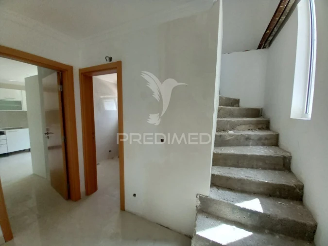 Moradia T4 para Venda em Amora Foto 16