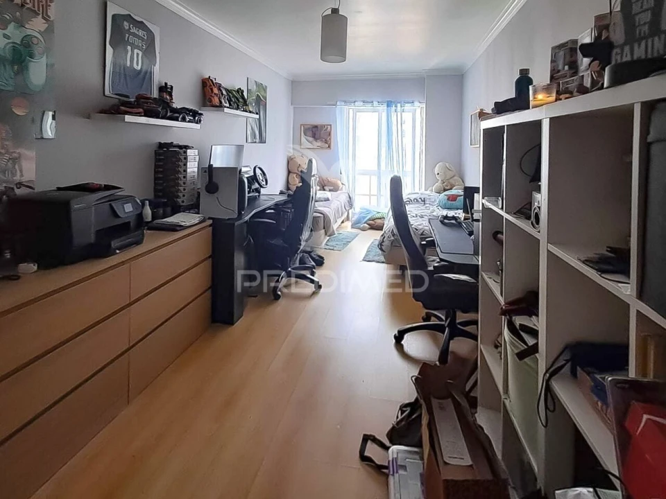 Apartamento T3 para Venda em Algueirão-Mem Martins Foto 1