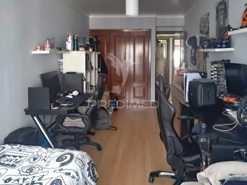 Apartamento T3 para Venda em Algueirão-Mem Martins