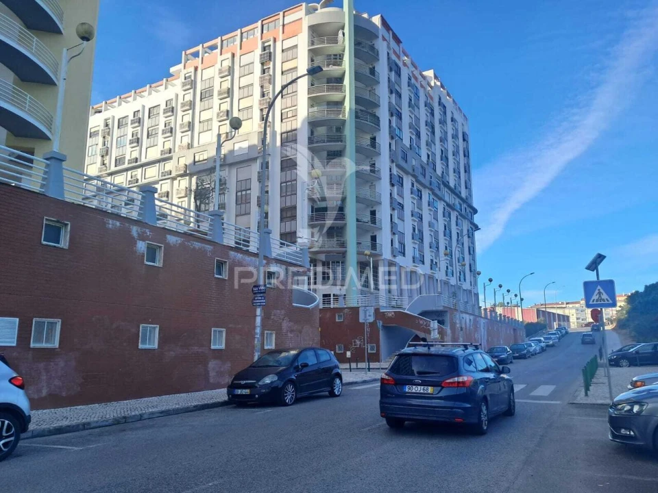 Apartamento T3 para Venda em Algueirão-Mem Martins Foto 22