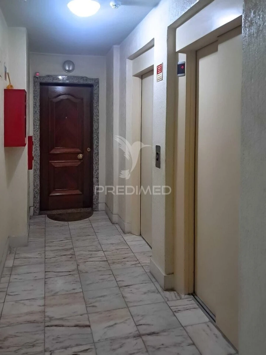 Apartamento T3 para Venda em Algueirão-Mem Martins Foto 17