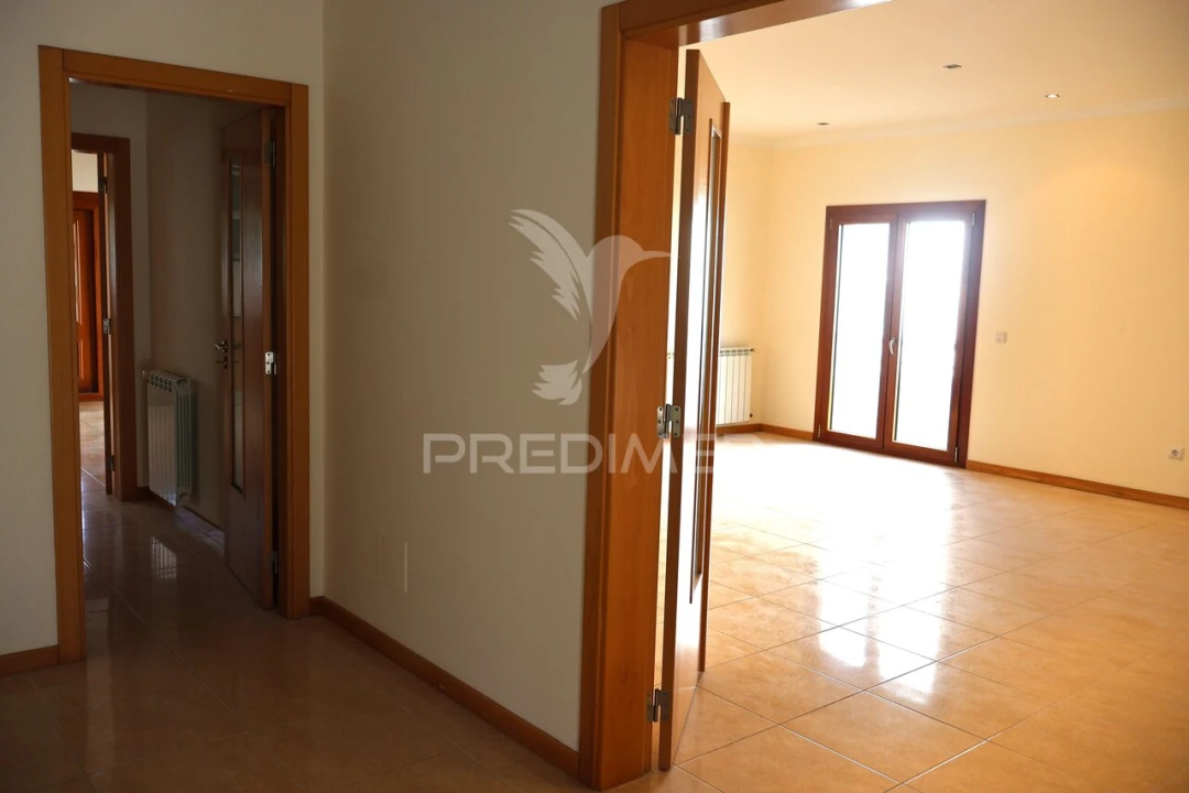 Moradia T4 para Venda em Porto de Mós - São João Baptista e São Pedro Foto 7