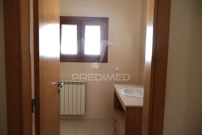 Moradia T4 para Venda em Porto de Mós - São João Baptista e São Pedro