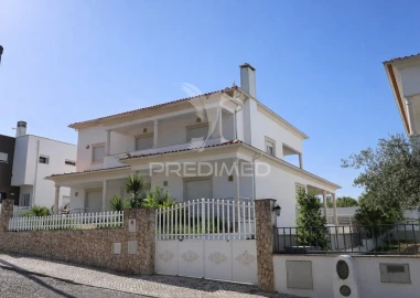 Moradia T4 para Venda em Porto de Mós - São João Baptista e São Pedro