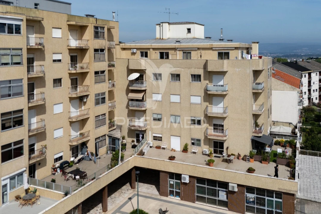 Apartamento T3 para Venda em Braga (Maximinos, Sé e Cividade) Foto 1