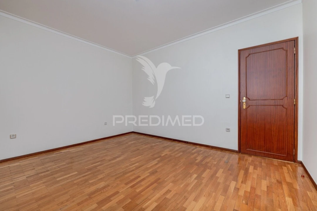 Apartamento T3 para Venda em Braga (Maximinos, Sé e Cividade) Foto 23