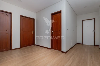 Apartamento T3 para Venda em Braga (Maximinos, Sé e Cividade)
