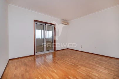 Apartamento T3 para Venda em Braga (Maximinos, Sé e Cividade)