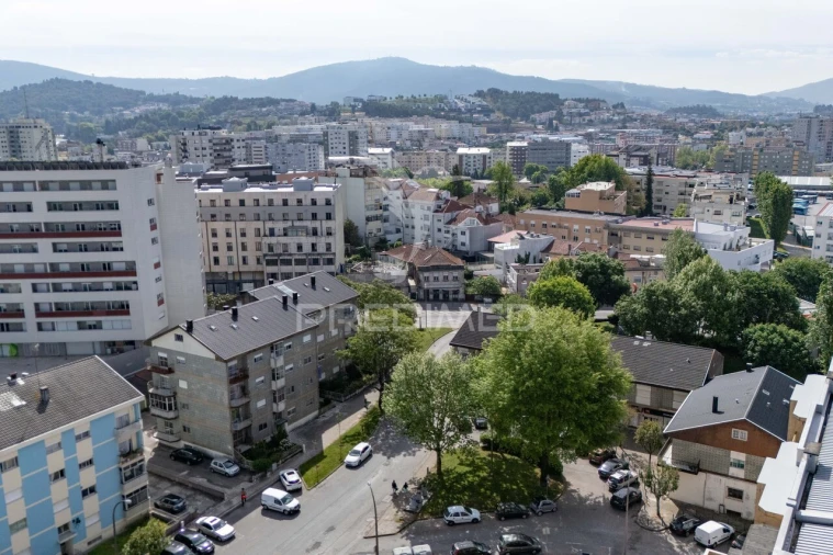 Apartamento T3 para Venda em Braga (Maximinos, Sé e Cividade) Foto 32