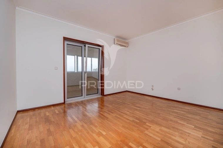 Apartamento T3 para Venda em Braga (Maximinos, Sé e Cividade) Foto 17