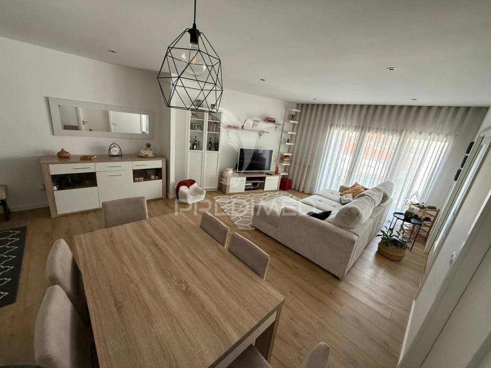 Apartamento T3 para Venda em Parceiros e Azoia Foto 1