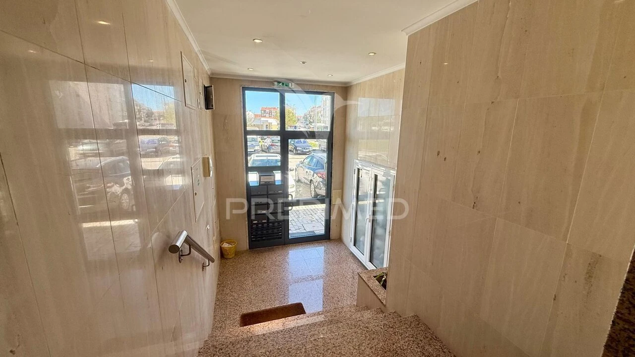 Apartamento T2 para Venda em Barreiro e Lavradio Foto 34