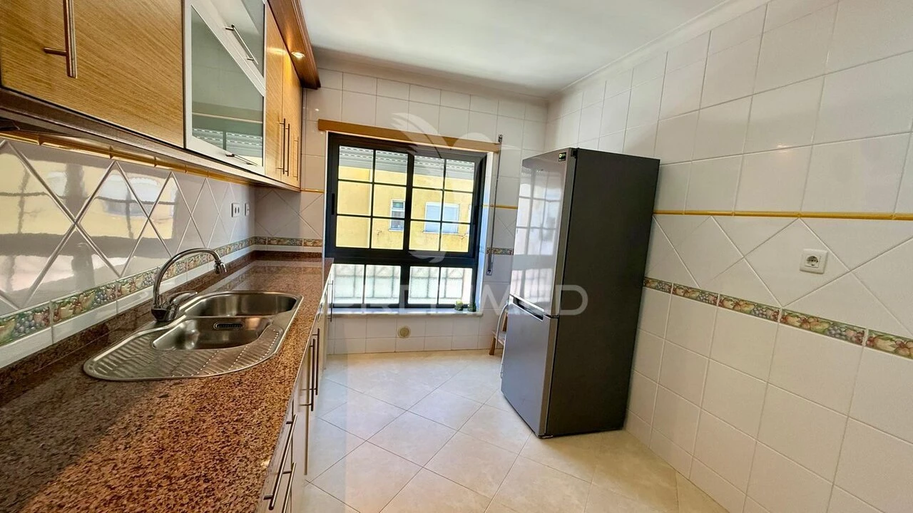 Apartamento T2 para Venda em Barreiro e Lavradio Foto 3