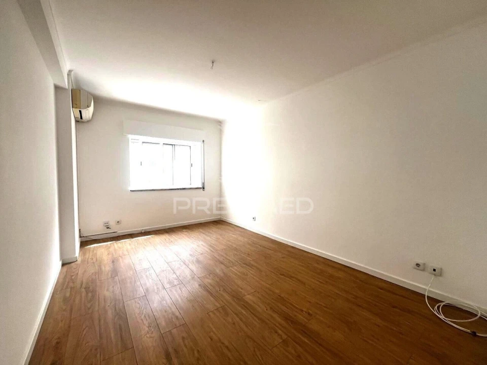 Apartamento T2 para Venda em Quinta do Conde Foto 8