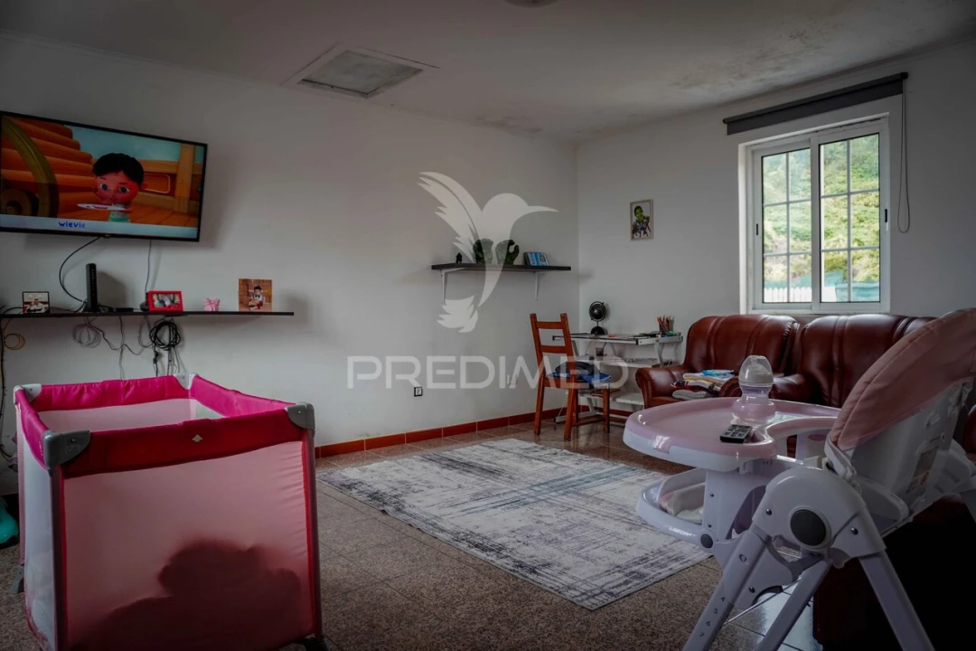 Moradia T2 para Venda em Lajes do Pico Foto 18