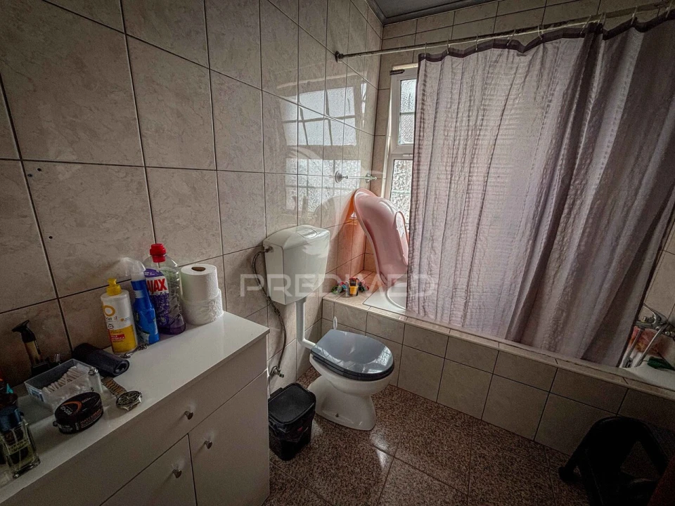 Moradia T2 para Venda em Lajes do Pico Foto 26