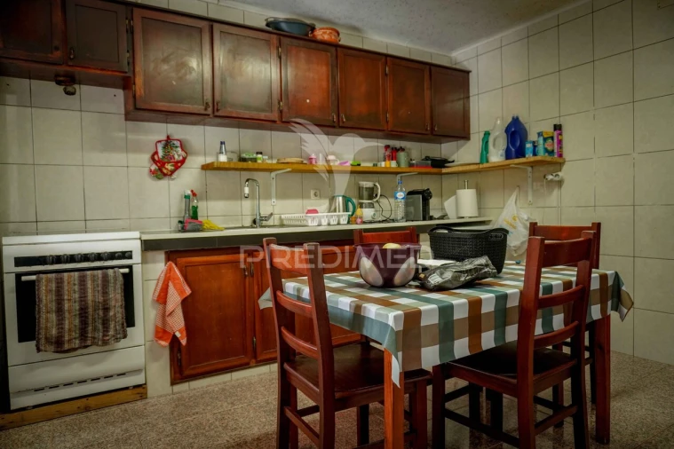 Moradia T2 para Venda em Lajes do Pico Foto 14