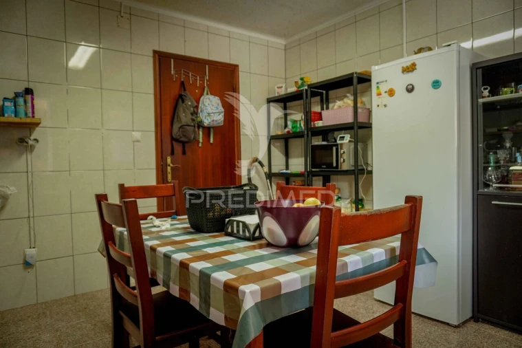 Moradia T2 para Venda em Lajes do Pico Foto 13