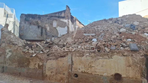 Moradia T0 para Venda em Portimão