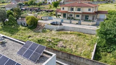 Terreno para Venda em Vila Verde e Barbudo