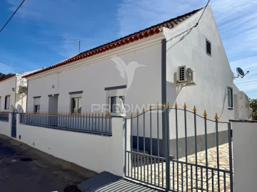 Moradia T5 para Venda em Nossa Senhora da Vila, Nossa Senhora do Bispo e Silveiras