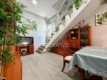 Moradia T5 para Venda em Nossa Senhora da Vila, Nossa Senhora do Bispo e Silveiras