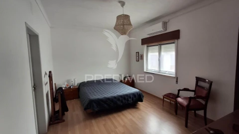 Moradia T6 para Venda em Samora Correia