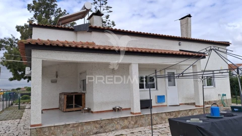 Moradia T6 para Venda em Samora Correia