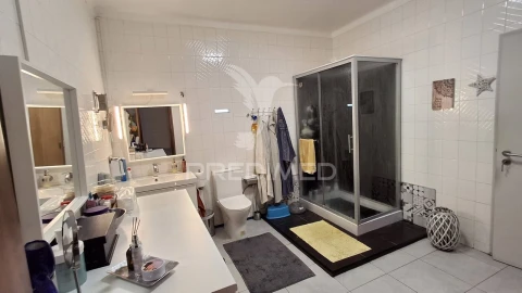 Moradia T6 para Venda em Samora Correia