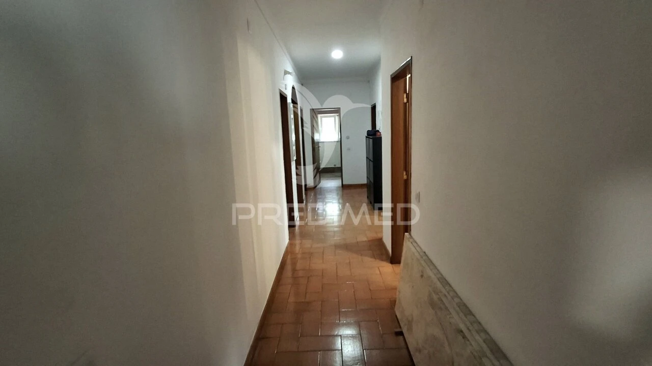 Moradia T6 para Venda em Samora Correia Foto 17