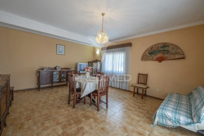 Moradia T4 para Venda em Charneca de Caparica e Sobreda