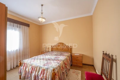 Moradia T4 para Venda em Charneca de Caparica e Sobreda