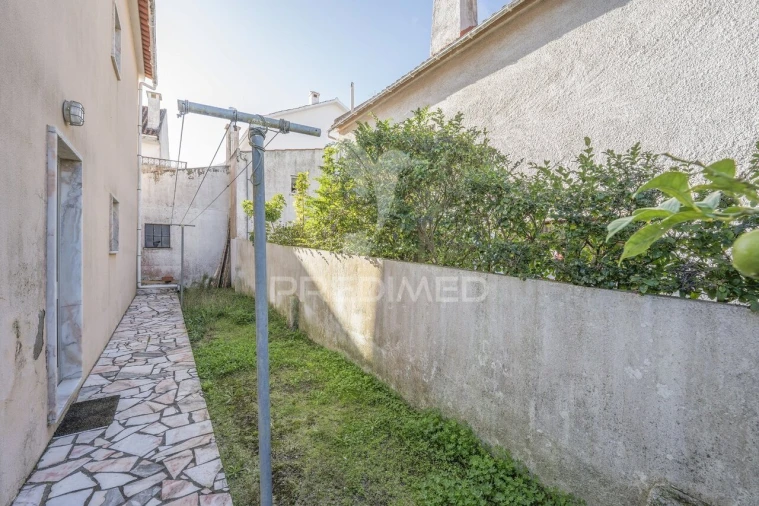 Moradia T4 para Venda em Charneca de Caparica e Sobreda Foto 3