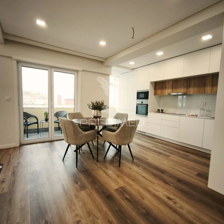 Apartamento T3 para Venda em Benfica Foto 4