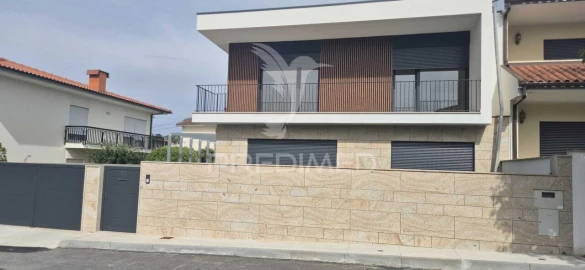 Moradia T4 para Venda em Palmeira