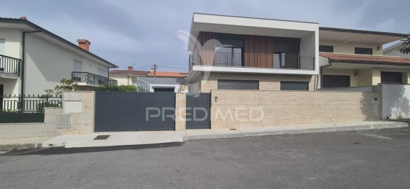 Moradia T4 para Venda em Palmeira