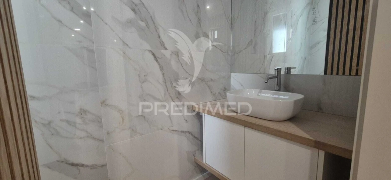 Moradia T4 para Venda em Palmeira Foto 16