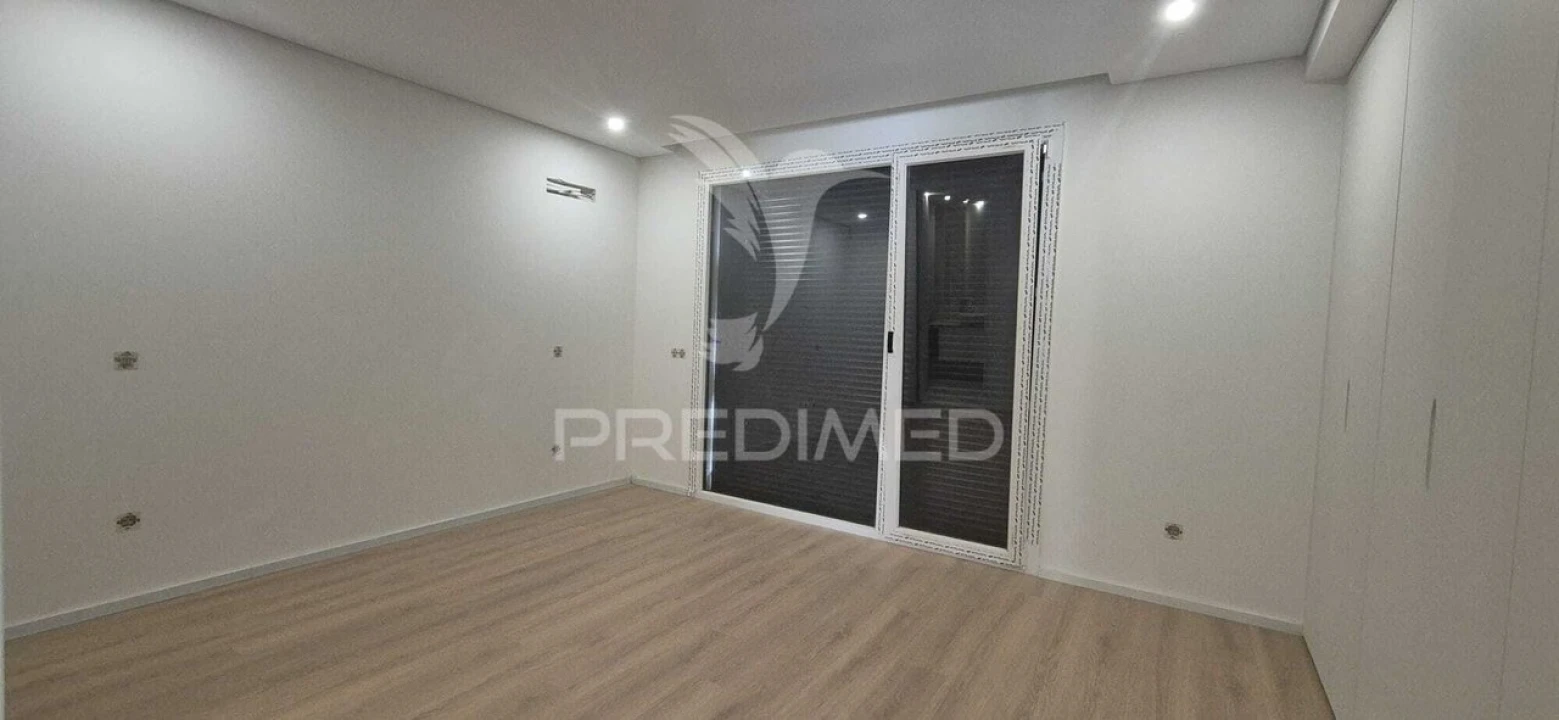 Moradia T4 para Venda em Palmeira Foto 21