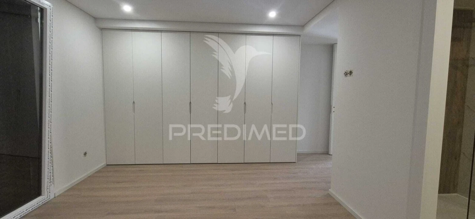 Moradia T4 para Venda em Palmeira Foto 18