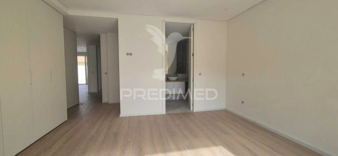 Moradia T4 para Venda em Palmeira Foto 22