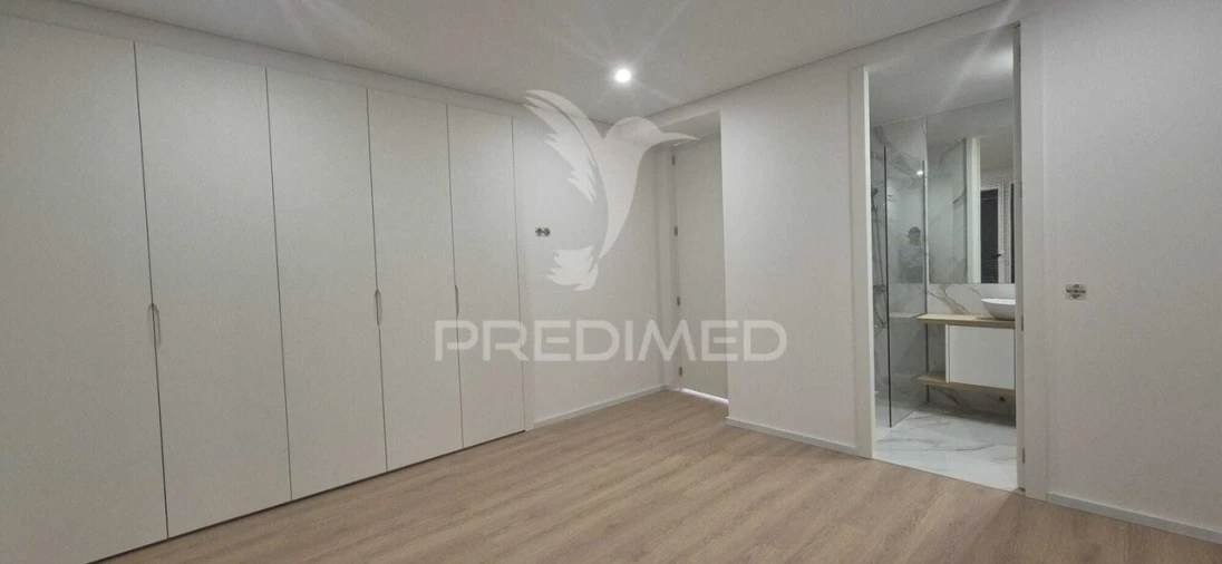 Moradia T4 para Venda em Palmeira Foto 34