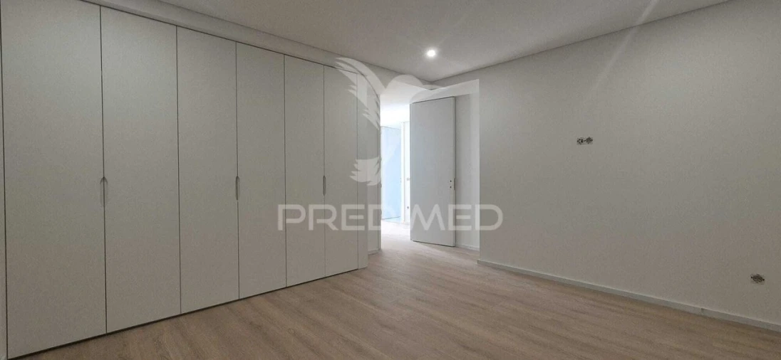 Moradia T4 para Venda em Palmeira Foto 27