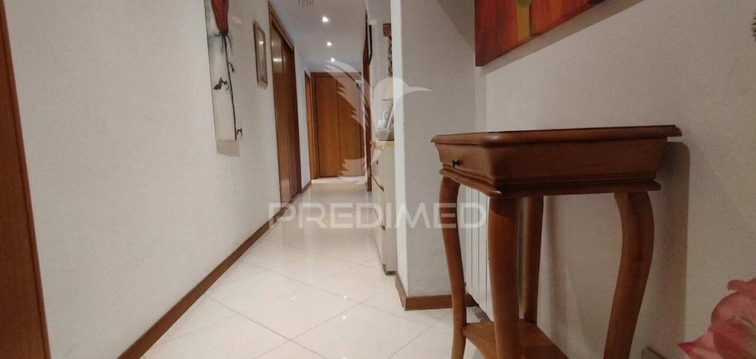 Apartamento T2 para Venda em Santo António dos Cavaleiros e Frielas Foto 8